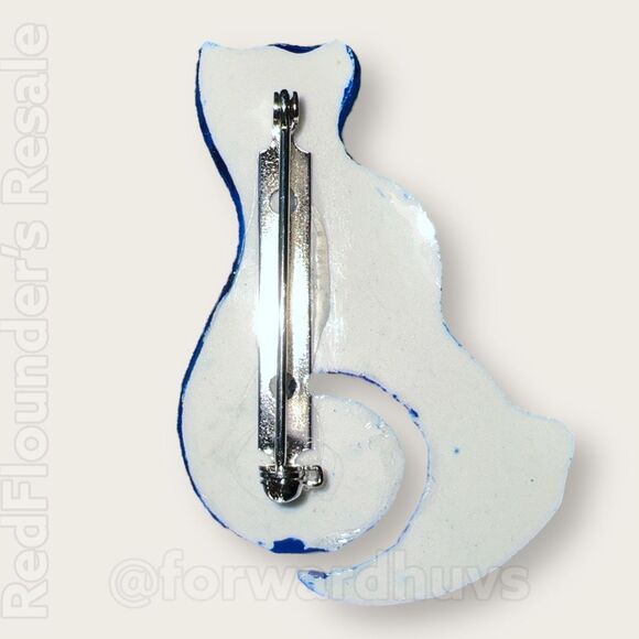 Handmade Porcelain Brooch | Cat Profile | Elegant Cat Pin - Picture 3 of 6